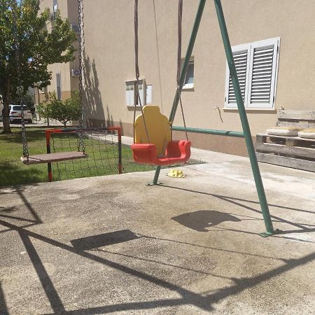 شقة Apartman Maja Kaštela المظهر الخارجي الصورة