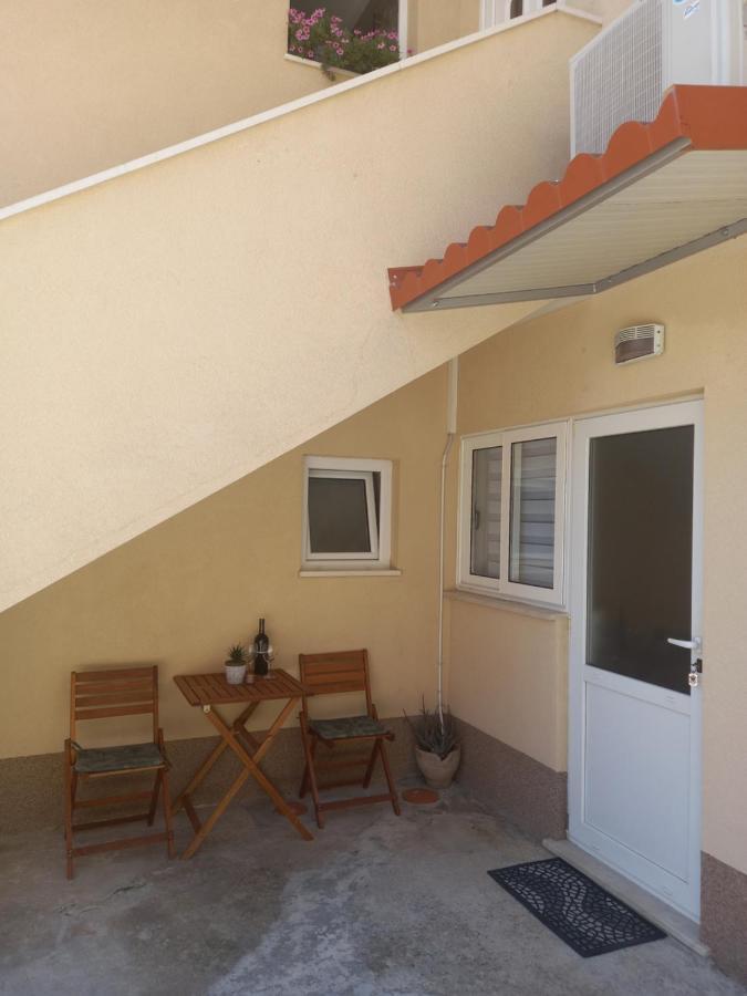 شقة Apartman Maja Kaštela المظهر الخارجي الصورة