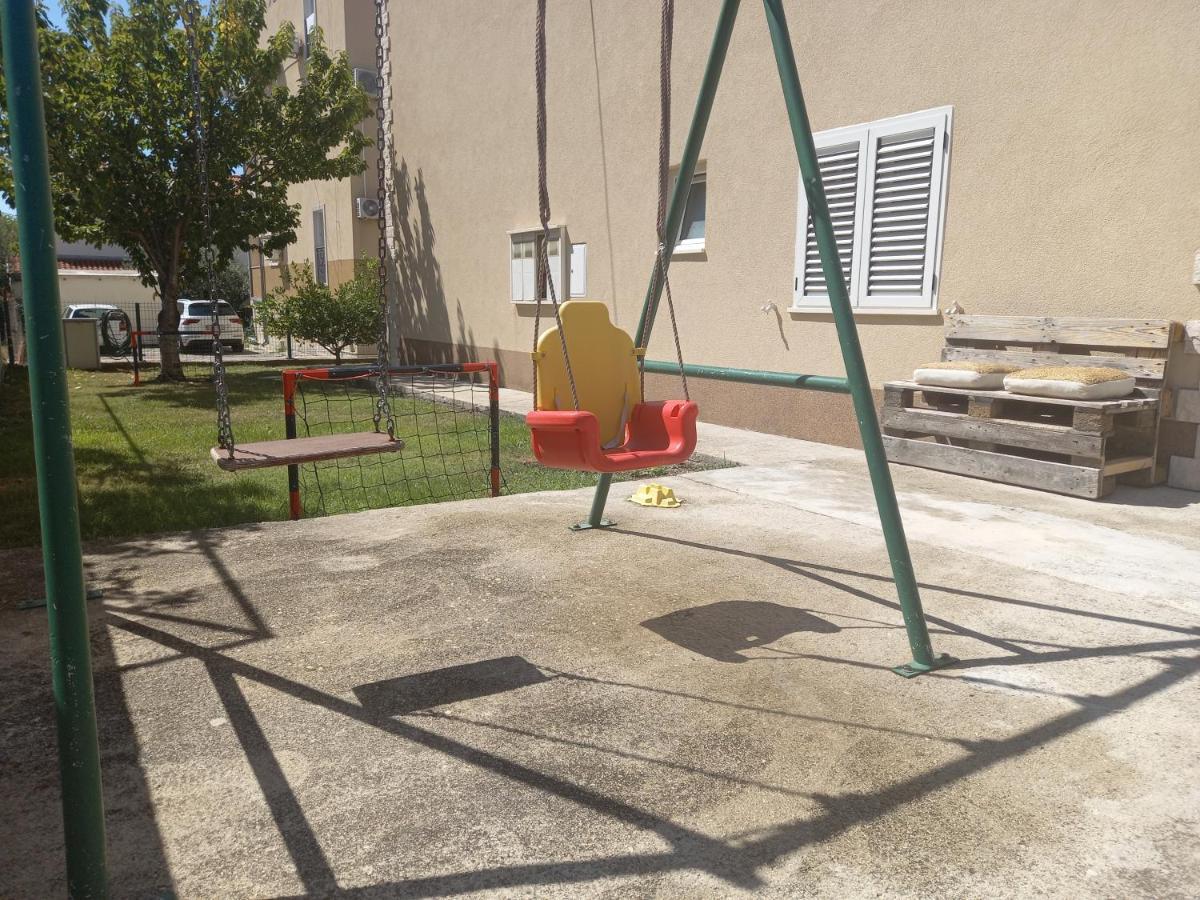 شقة Apartman Maja Kaštela المظهر الخارجي الصورة
