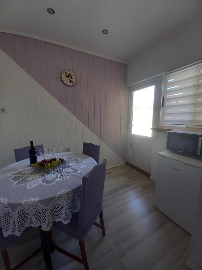 شقة Apartman Maja Kaštela المظهر الخارجي الصورة